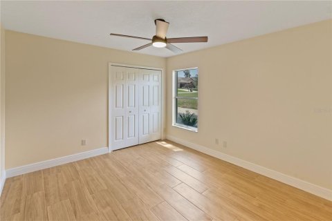 House in Clermont, Florida 3 bedrooms, 180.23 sq.m. № 2107178 - photo 17