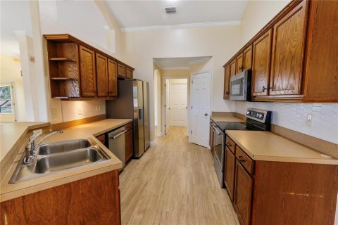 House in Clermont, Florida 3 bedrooms, 180.23 sq.m. № 2107178 - photo 9