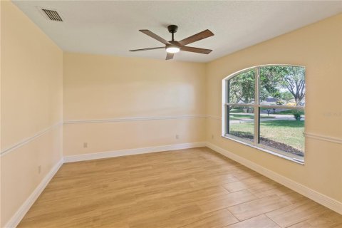 House in Clermont, Florida 3 bedrooms, 180.23 sq.m. № 2107178 - photo 11