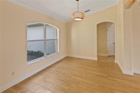 House in Clermont, Florida 3 bedrooms, 180.23 sq.m. № 2107178 - photo 7