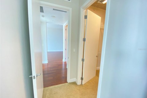 Condo in Orlando, Florida, 2 bedrooms  № 1531782 - photo 25