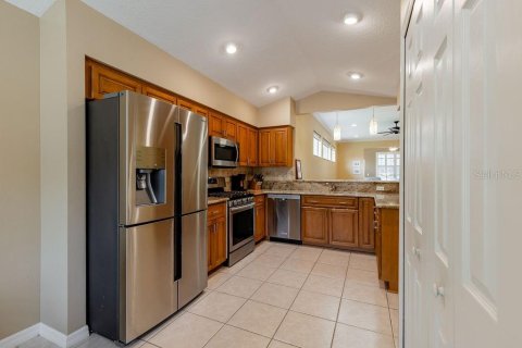 House in Tavares, Florida 3 bedrooms, 167.22 sq.m. № 2228209 - photo 7