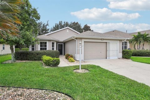 House in Tavares, Florida 3 bedrooms, 167.22 sq.m. № 2228209