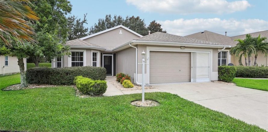 House in Tavares, Florida 3 bedrooms, 167.22 sq.m. № 2228209