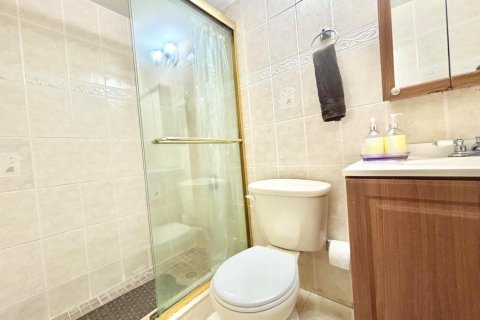 Купить кондоминиум в Дирфилд-Бич, Флорида 3 комнаты, 65.03м2, № 2175753 - фото 23