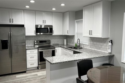 Casa en venta en Tampa, Florida, 3 dormitorios, 118.36 m2 № 1856558 - foto 17