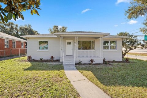 Casa en venta en Tampa, Florida, 3 dormitorios, 118.36 m2 № 1856558 - foto 2