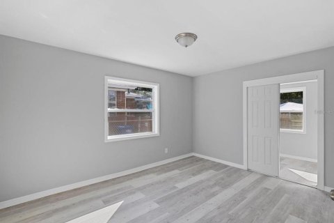 Casa en venta en Tampa, Florida, 3 dormitorios, 118.36 m2 № 1856558 - foto 9