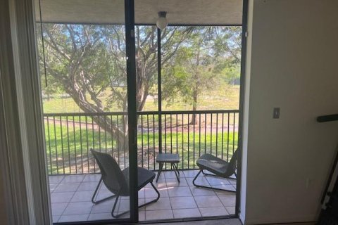 Condominio en venta en Lauderhill, Florida, 1 dormitorio, 77.39 m2 № 1103154 - foto 1