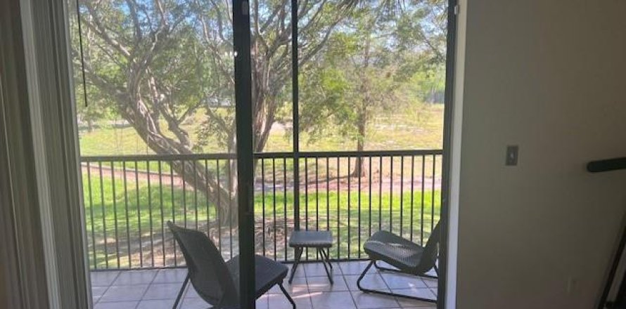 Condominio en Lauderhill, Florida, 1 dormitorio № 1103154