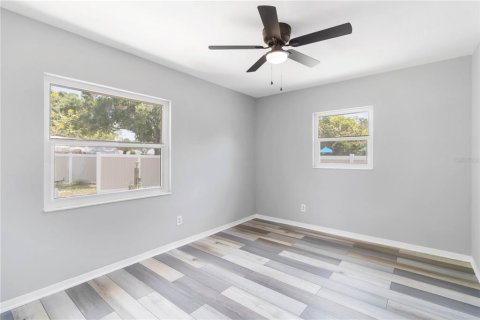 House in Saint Petersburg, Florida 3 bedrooms, 115.94 sq.m. № 1406420 - photo 29