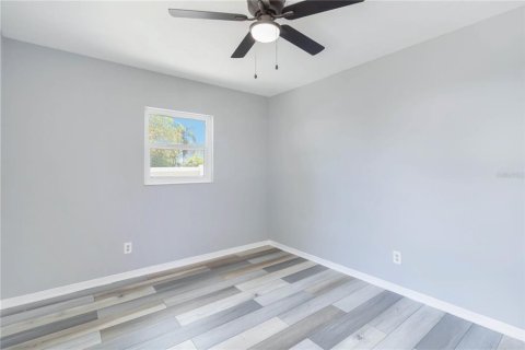 House in Saint Petersburg, Florida 3 bedrooms, 115.94 sq.m. № 1406420 - photo 22