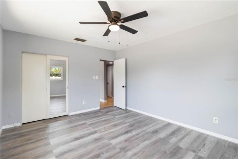 House in Saint Petersburg, Florida 3 bedrooms, 115.94 sq.m. № 1406420 - photo 28