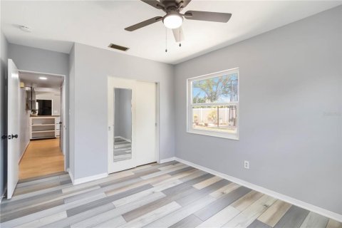 House in Saint Petersburg, Florida 3 bedrooms, 115.94 sq.m. № 1406420 - photo 21
