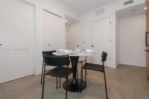 Condominio en alquiler en Miami, Florida, 1 dormitorio № 2011682 - foto 8