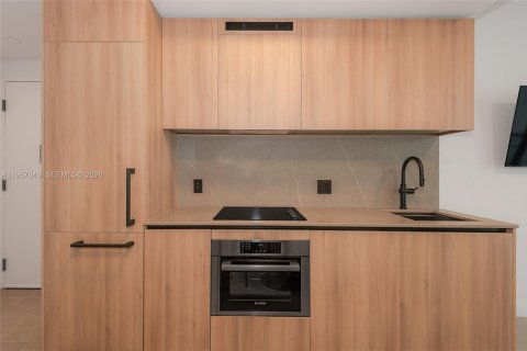 Condominio en alquiler en Miami, Florida, 1 dormitorio № 2011682 - foto 9