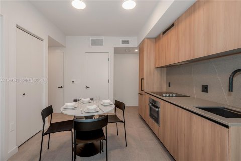 Condominio en alquiler en Miami, Florida, 1 dormitorio № 2011682 - foto 7