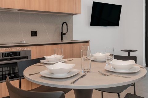 Condominio en alquiler en Miami, Florida, 1 dormitorio № 2011682 - foto 10