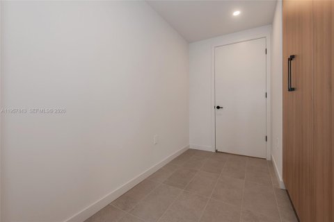 Condominio en alquiler en Miami, Florida, 1 dormitorio № 2011682 - foto 17