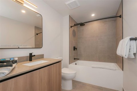 Condominio en alquiler en Miami, Florida, 1 dormitorio № 2011682 - foto 18