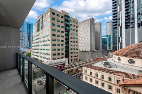 Condominio en alquiler en Miami, Florida, 1 dormitorio № 2011682 - foto 25