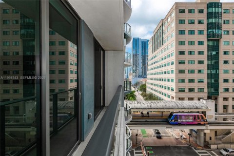 Condominio en alquiler en Miami, Florida, 1 dormitorio № 2011682 - foto 26