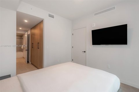 Condominio en alquiler en Miami, Florida, 1 dormitorio № 2011682 - foto 15