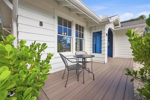 Casa en venta en Sarasota, Florida, 2 dormitorios, 132.48 m2 № 2383521 - foto 2
