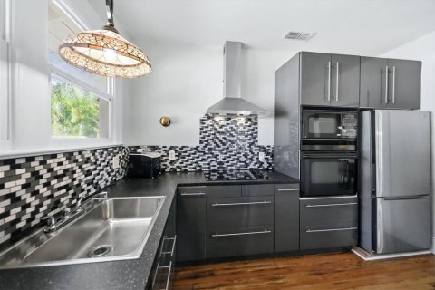 Casa en venta en Sarasota, Florida, 2 dormitorios, 132.48 m2 № 2383521 - foto 17