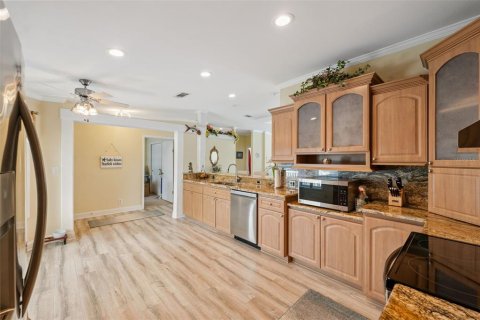 House in Hudson, Florida 3 bedrooms, 177.26 sq.m. № 1808225 - photo 7