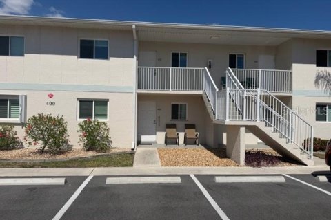 Condominio en Lake Suzy, Florida, 2 dormitorios № 2216684