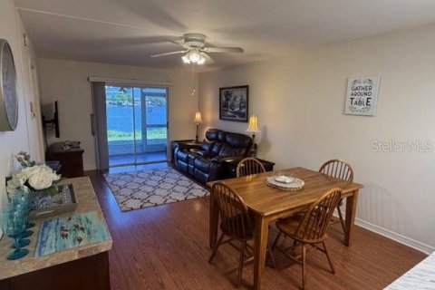 Condominio en venta en Lake Suzy, Florida, 2 dormitorios, 80.92 m2 № 2216684 - foto 6