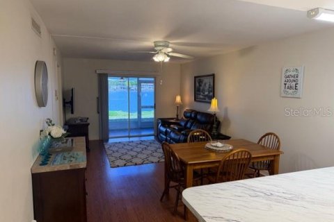 Condominio en venta en Lake Suzy, Florida, 2 dormitorios, 80.92 m2 № 2216684 - foto 5