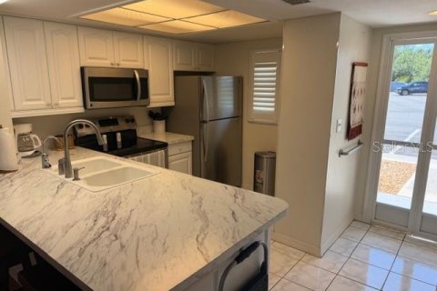 Condominio en venta en Lake Suzy, Florida, 2 dormitorios, 80.92 m2 № 2216684 - foto 4