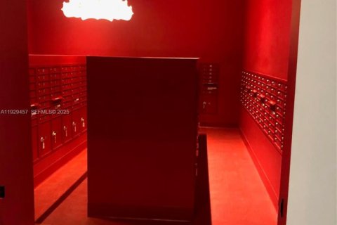 Condominio en alquiler en Miami, Florida, 54.63 m2 № 1989370 - foto 19