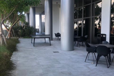 Condominio en alquiler en Miami, Florida, 54.63 m2 № 1989370 - foto 11