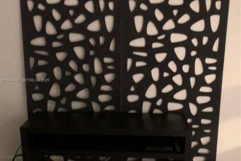 Condominio en alquiler en Miami, Florida, 54.63 m2 № 1989370 - foto 4