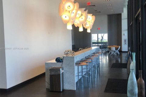 Condominio en alquiler en Miami, Florida, 54.63 m2 № 1989370 - foto 16