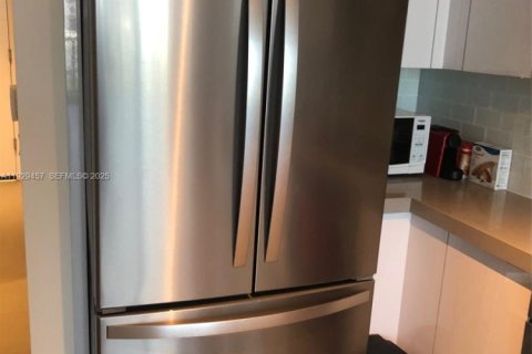 Condominio en alquiler en Miami, Florida, 54.63 m2 № 1989370 - foto 5