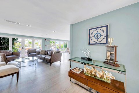 Снять в аренду квартиру в Помпано-Бич, Флорида 2 спальни, 92.34м2, № 2024798 - фото 19