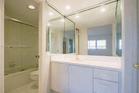 Снять в аренду квартиру в Помпано-Бич, Флорида 2 спальни, 92.34м2, № 2024798 - фото 11