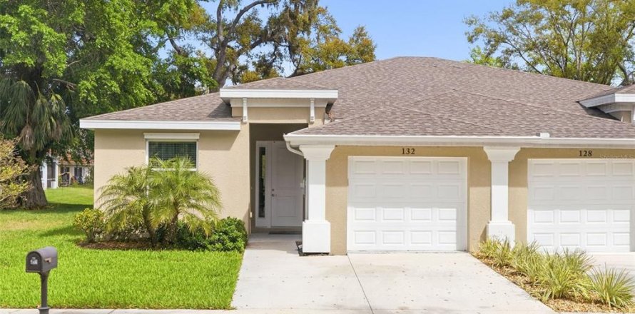 Townhouse in Palmetto, Florida 2 bedrooms, 180.32 sq.m. № 2214749