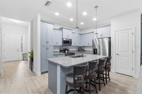 Townhouse in Palmetto, Florida 2 bedrooms, 180.32 sq.m. № 2214749 - photo 5