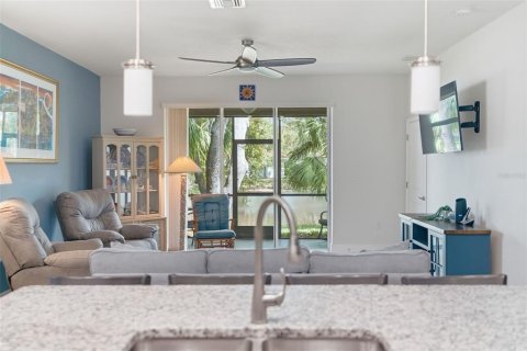 Townhouse in Palmetto, Florida 2 bedrooms, 180.32 sq.m. № 2214749 - photo 6