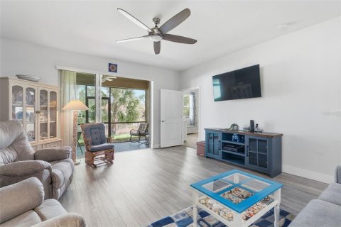 Townhouse in Palmetto, Florida 2 bedrooms, 180.32 sq.m. № 2214749 - photo 10