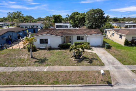 Casa en venta en Margate, Florida, 3 dormitorios, 146.97 m2 № 2056722 - foto 3