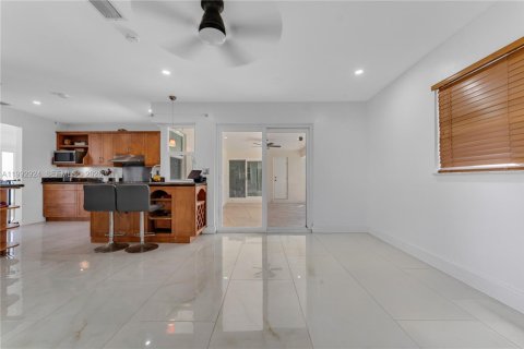 Casa en venta en Margate, Florida, 3 dormitorios, 146.97 m2 № 2056722 - foto 16
