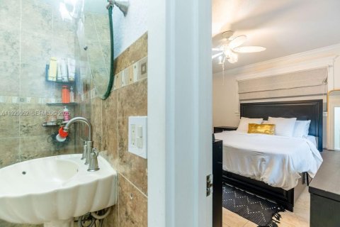 Casa en venta en Miami Lakes, Florida, 3 dormitorios, 168.71 m2 № 2057764 - foto 28