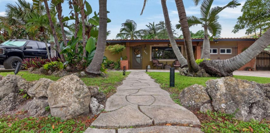 Casa en Pompano Beach, Florida 3 dormitorios, 142.98 m2 № 2085313