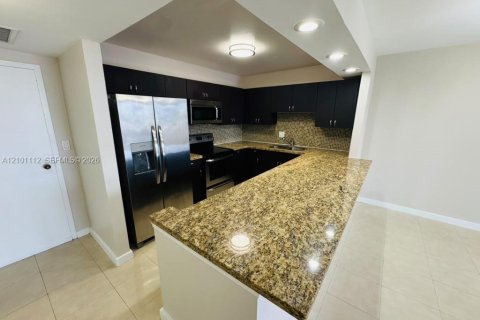 Condo in Hallandale Beach, Florida, 1 bedroom  № 2401345